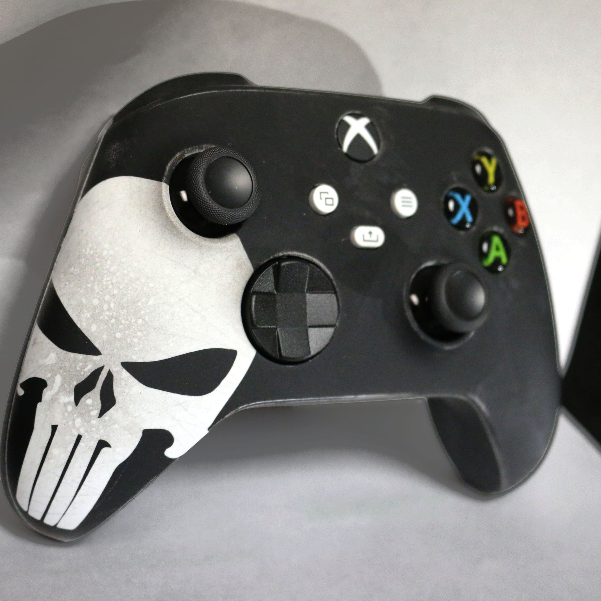 Custom Airbrush Controller Microsoft Xbox Series X - Xbox One S - Punisher Skull White Black Superhero