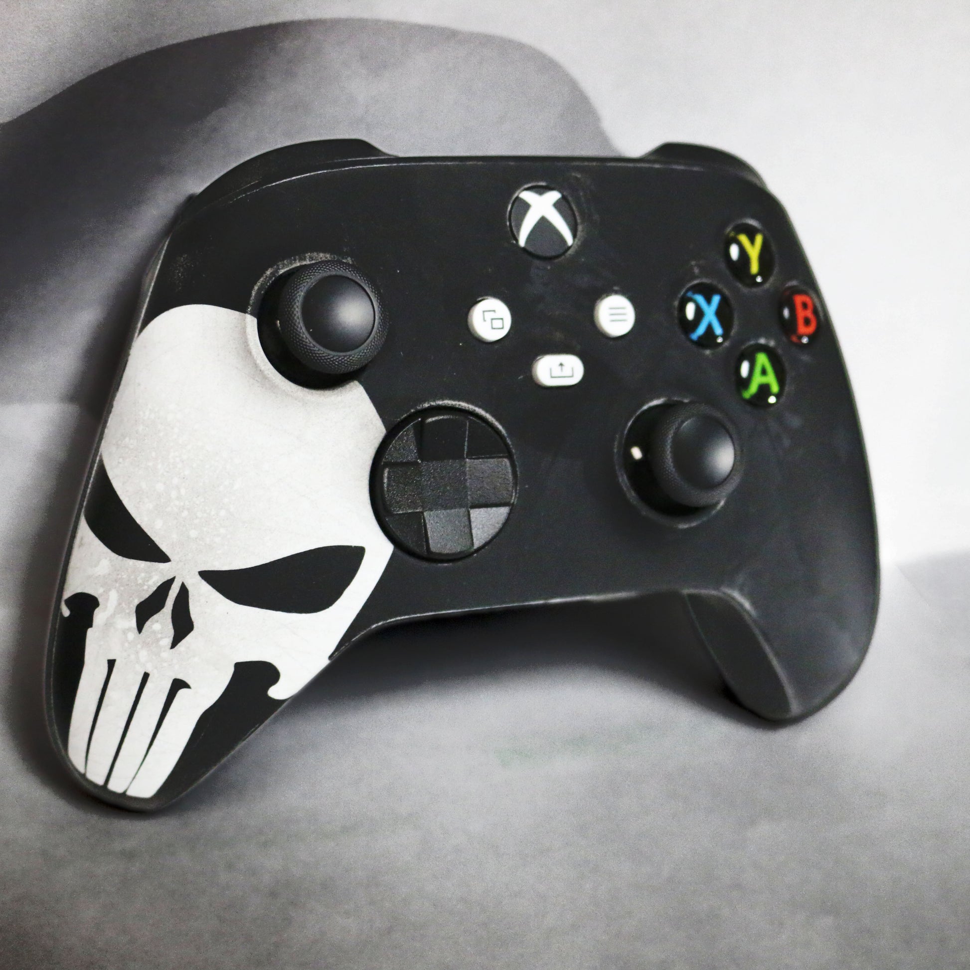 Custom Airbrush Controller Microsoft Xbox Series X - Xbox One S - Punisher Skull White Black Superhero