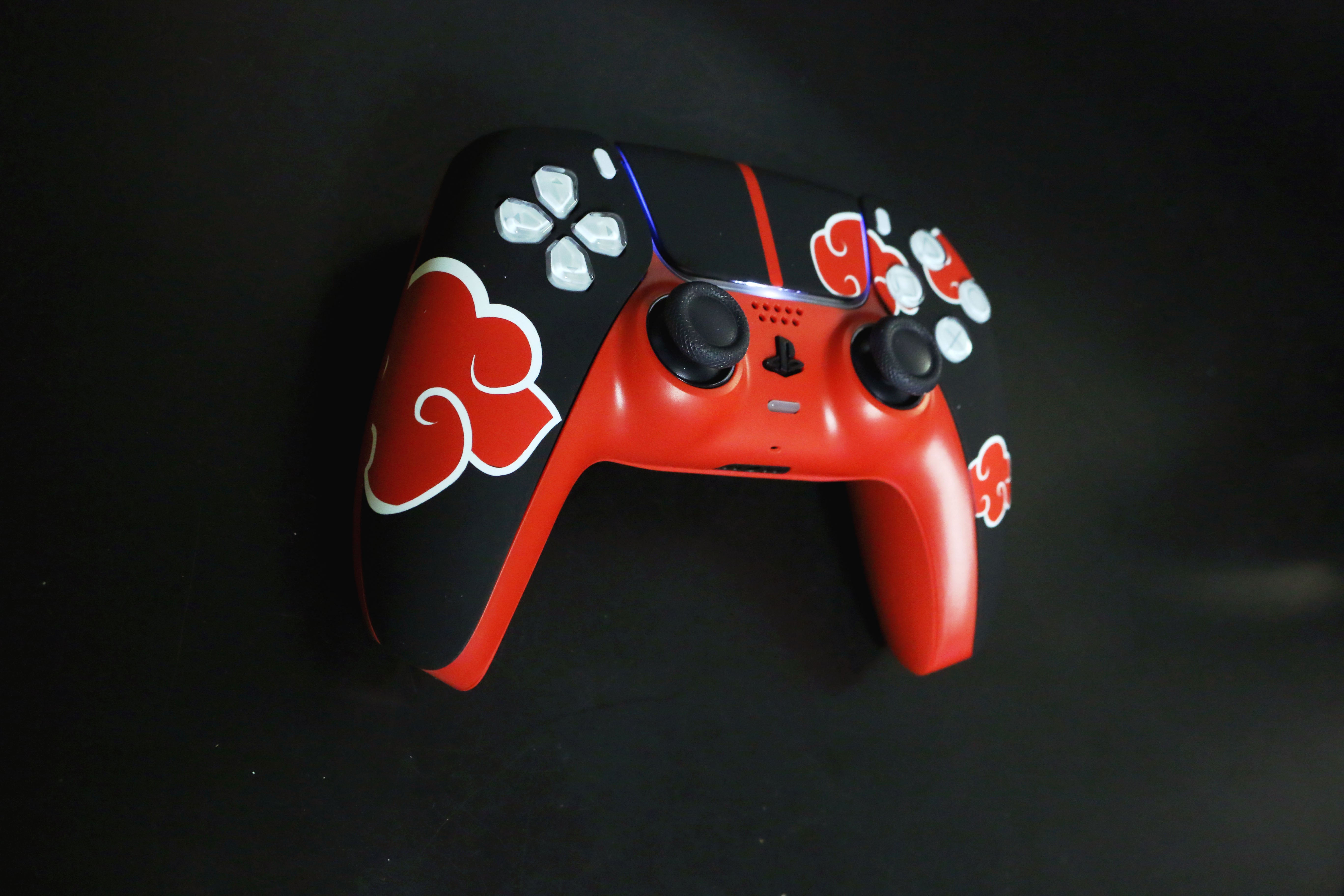 Custom Airbrush Controller Sony Playstation 5 PS5 - Shinobi Dawn Anime Akatsuki Villains Ninja Red Cloud PS5 Controller Skin | Black & Red DualSense Custom Vinyl Wrap | Anime-Inspired Gaming Controller Decal